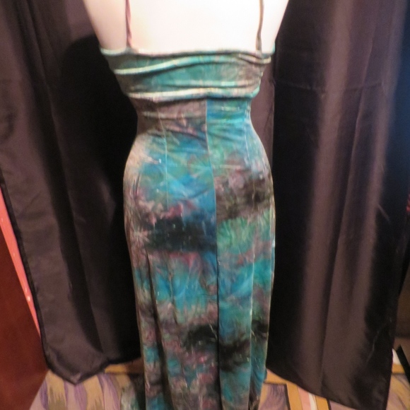 Gown - Picture 2 of 3